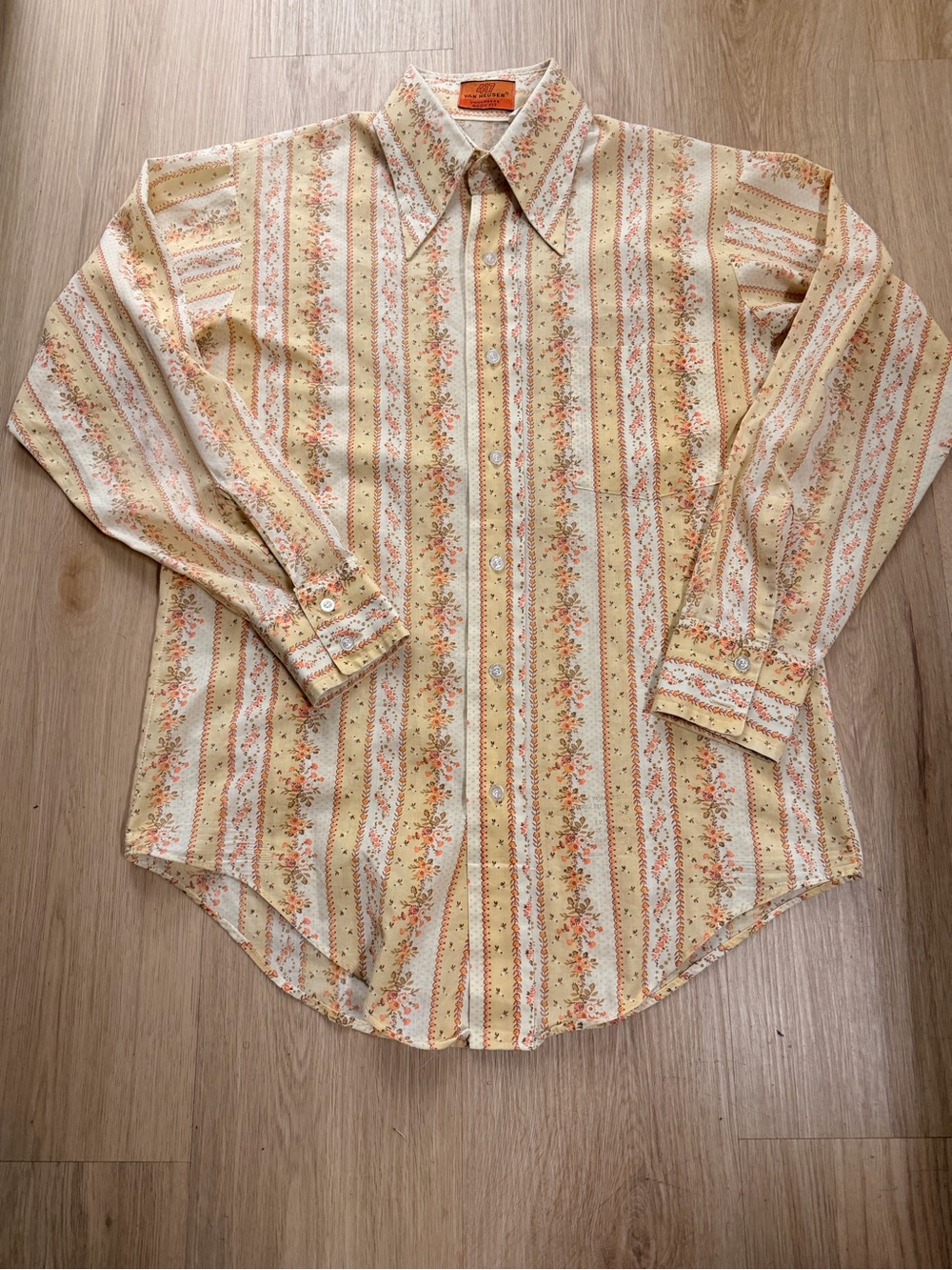 Van Heusen Vintage 1970’s Yellow Long Sleeve Floral Button-Down Shirt Women’s M